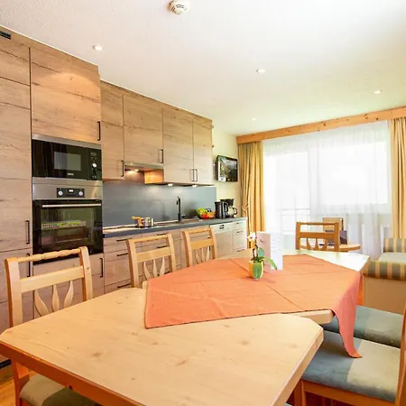 Peter 4* Ζόλντεν