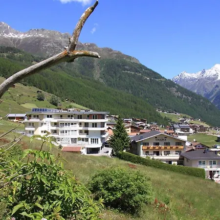 Ξενοδοχείο με διαμερίσματα Peter 4*