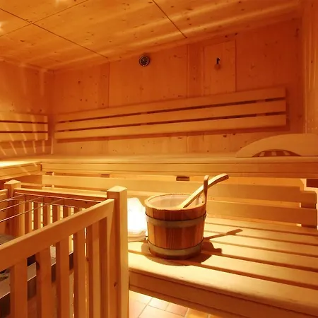 Ξενοδοχείο με διαμερίσματα Peter Ζόλντεν