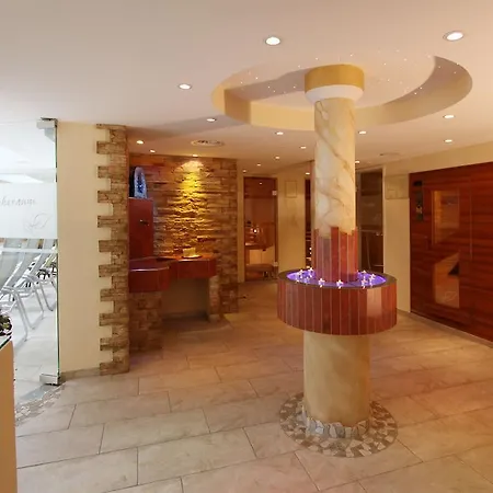 Peter Ξενοδοχείο με διαμερίσματα Ζόλντεν