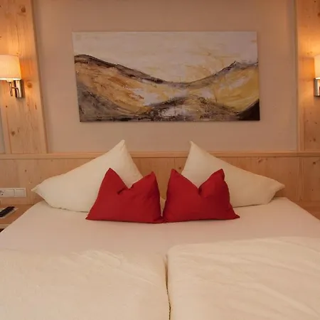 Peter 4* Ζόλντεν