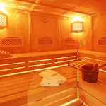 彼得公寓酒店 4*